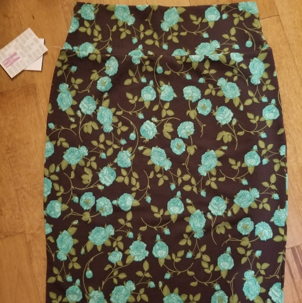 Lularoe skirt
